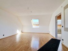 Wohnzimmer FERNBLICK INKLUSIVE! HELLE WOHNUNG IN BELIEBTER LAGE