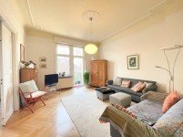 Hauptbild ALTBAU-CHARME IM SCH�NEN RHEINGAUVIERTEL - Parkett - Stuck - 2 B�der - 2 Balkone