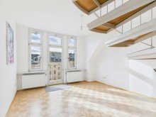 Wohnen, Treppenaufgang SCHMUCKST�CK MIT GESCHICHTE IM SCH�NEN RHEINGAUVIERTEL - ALTBAUCHARME TRIFFT MAISONETTE