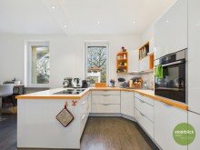 K�che CHARMANTES UND GUT GEPFLEGTES EINFAMILIENHAUS MIT NEBENGEGEB�UDE, HOF- UND GARTENBEREICH