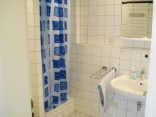 Wanne und Dusche H�BSCHE WOHNUNG mit EINBAUK�CHE, BALKON und GARAGE